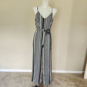 NWT Tie front wide leg jumpsuit